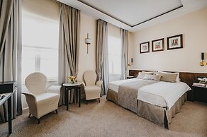 Mamaison Le Regina Boutique Hotel