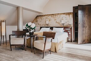 Mamaison Le Regina Boutique Hotel