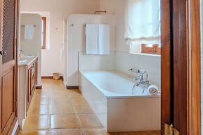 Reserva Rotana Hotel