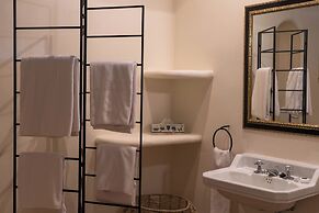 Reserva Rotana Hotel