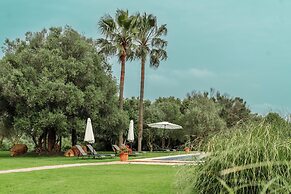 Reserva Rotana Hotel