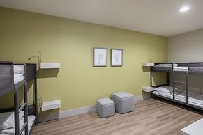 Viscount Gort Hotel