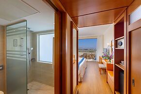 Constantinou Bros Athena Beach Hotel
