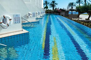 Constantinou Bros Athena Beach Hotel