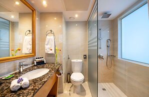 Constantinou Bros Athena Beach Hotel