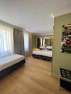 Maison Lutetia R