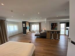Aparthotel First Flatotel International