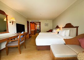 Amora Beach Resort Phuket