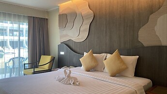 Amora Beach Resort Phuket