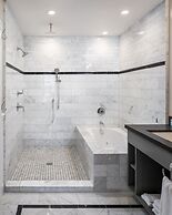 Glenmore Plaza Hotel