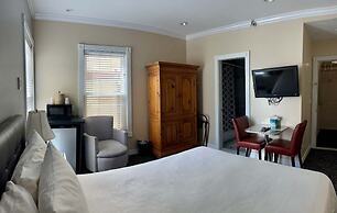 Glenmore Plaza Hotel