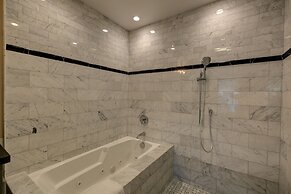 Glenmore Plaza Hotel