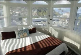 Glenmore Plaza Hotel