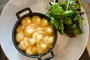 Best Western The Hotel Versailles