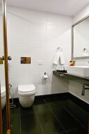 Peerless Hotel Kolkata