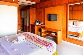 Poovar Island Resort