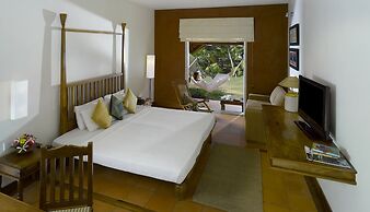 Poovar Island Resort