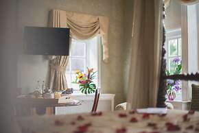 Mere Court Hotel