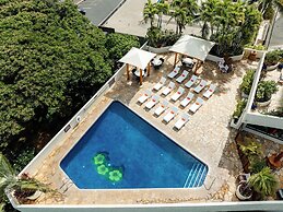 Luana Waikiki Hotel & Suites
