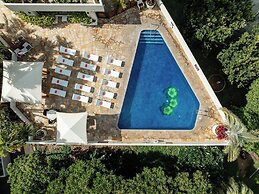 Luana Waikiki Hotel & Suites