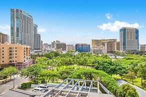 Luana Waikiki Hotel & Suites