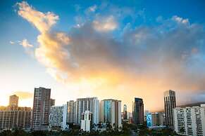 Luana Waikiki Hotel & Suites