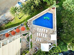 Luana Waikiki Hotel & Suites