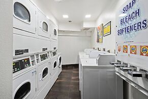 Luana Waikiki Hotel & Suites