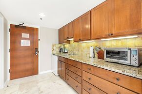 Luana Waikiki Hotel & Suites