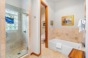 Luana Waikiki Hotel & Suites