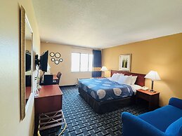 Hometown Inn & Suites