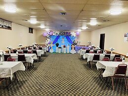 Hometown Inn & Suites