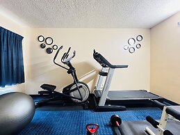 Hometown Inn & Suites