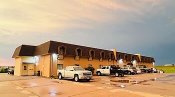 Hometown Inn & Suites