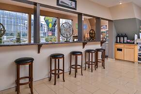 University Inn & Suites