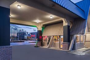 University Inn & Suites