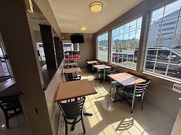 University Inn & Suites