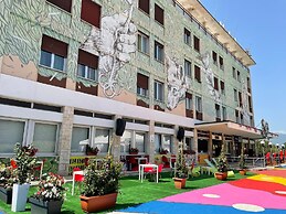 LH Arca Street Art Hotel