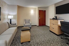 Drury Inn & Suites Birmingham Lakeshore Drive