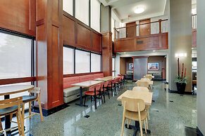 Drury Inn & Suites Birmingham Lakeshore Drive