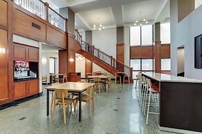 Drury Inn & Suites Birmingham Lakeshore Drive