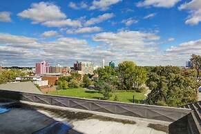 DoubleTree Fallsview Resort & Spa by Hilton Niagara Falls