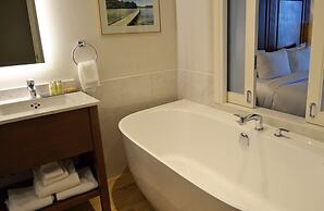 DoubleTree Fallsview Resort & Spa by Hilton Niagara Falls