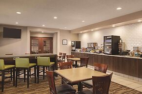 Country Inn & Suites by Radisson, Willmar, MN