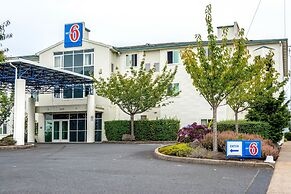 Motel 6 Lincoln City, OR