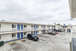 Motel 6 Long Beach, CA - International City