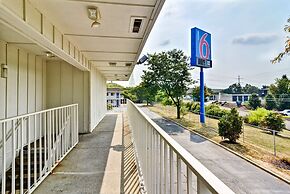 Motel 6 Pittsburgh, PA - Crafton