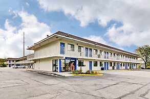 Motel 6 Pittsburgh, PA - Crafton