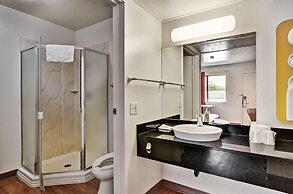 Motel 6 Pittsburgh, PA - Crafton