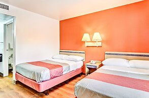 Motel 6 Pittsburgh, PA - Crafton